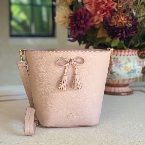 kate spade Handbags - NWT 🔥SALE🔥 Kate Spade Bag
